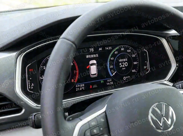 Приборная панель Volkswagen Tharu до русификации — пример интерфейса