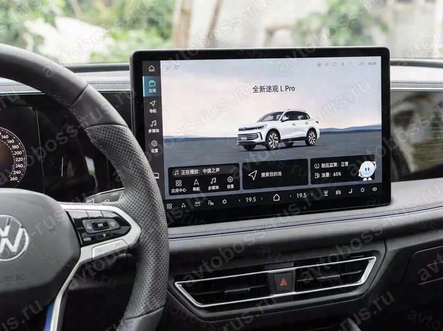 Головное штатное устройство Volkswagen Tiguan L Pro до русификации — пример интерфейса